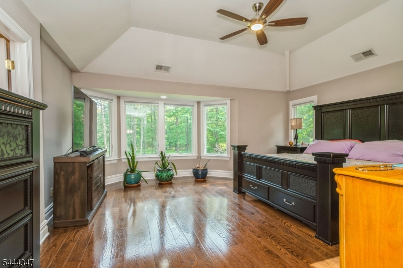 5 Ramapo Ct Property Photo 14