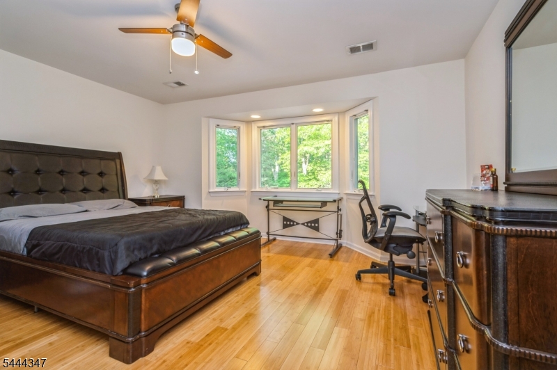 5 Ramapo Ct Property Photo 19