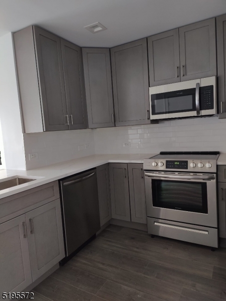 1 Carriage City Plz 1213 Property Photo 8