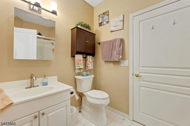 520 Victor St 8 Property Photo 13
