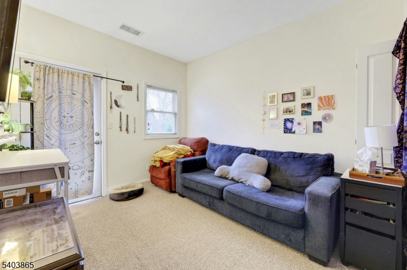 520 Victor St 8 Property Photo 16