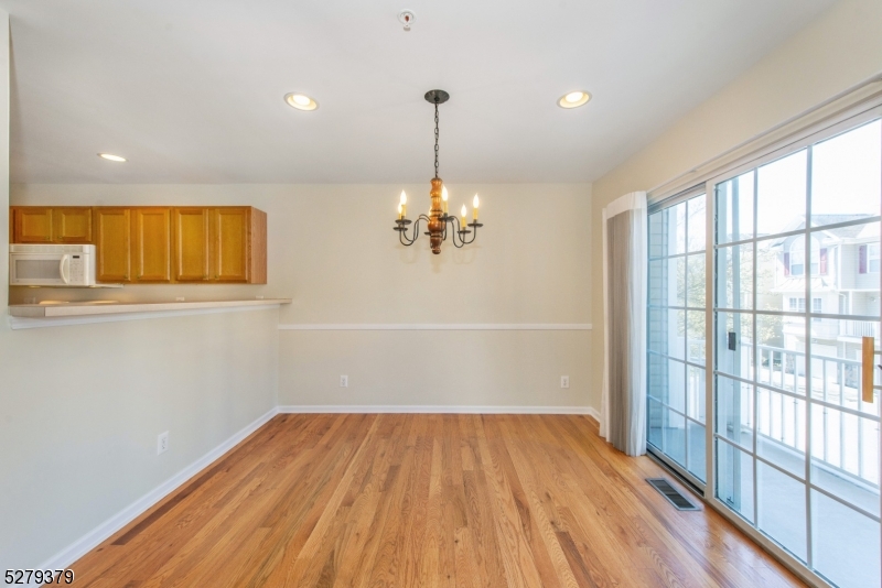 102 Lakeview Ct Property Photo 6