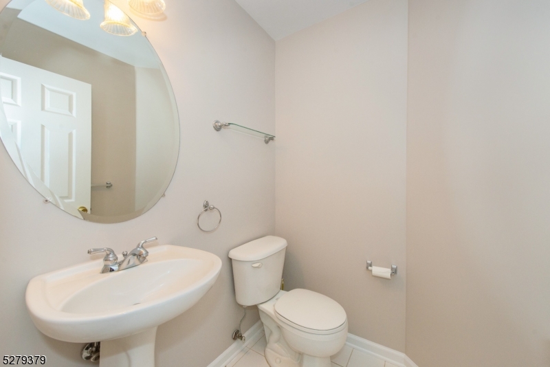 102 Lakeview Ct Property Photo 10