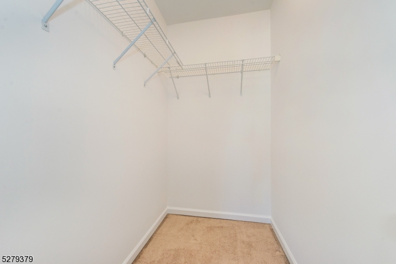102 Lakeview Ct Property Photo 13