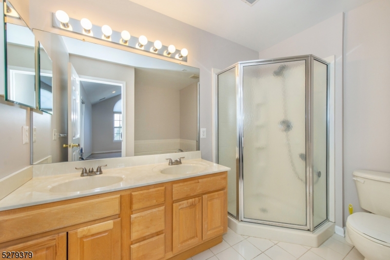 102 Lakeview Ct Property Photo 18