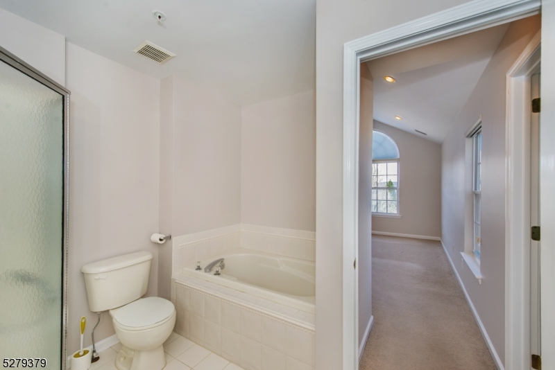102 Lakeview Ct Property Photo 19
