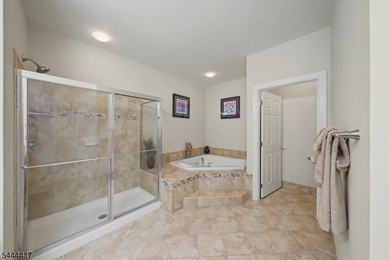 79 Mackenzie Lane South Property Photo 26