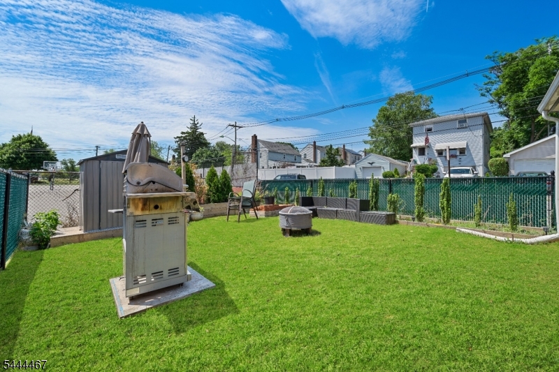 137 Day St Property Photo 16
