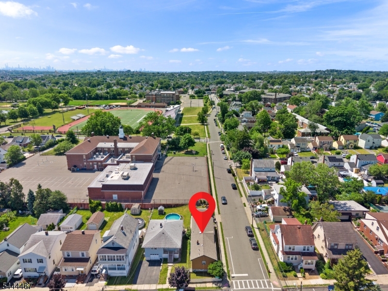 137 Day St Property Photo 18