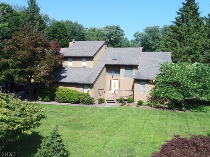 88 Van Blarcom Ln Property Photo 1