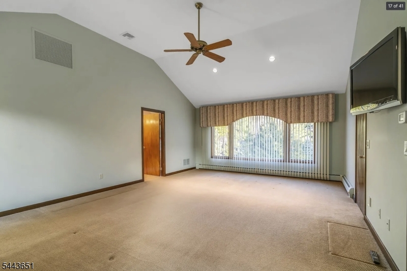 88 Van Blarcom Ln Property Photo 17