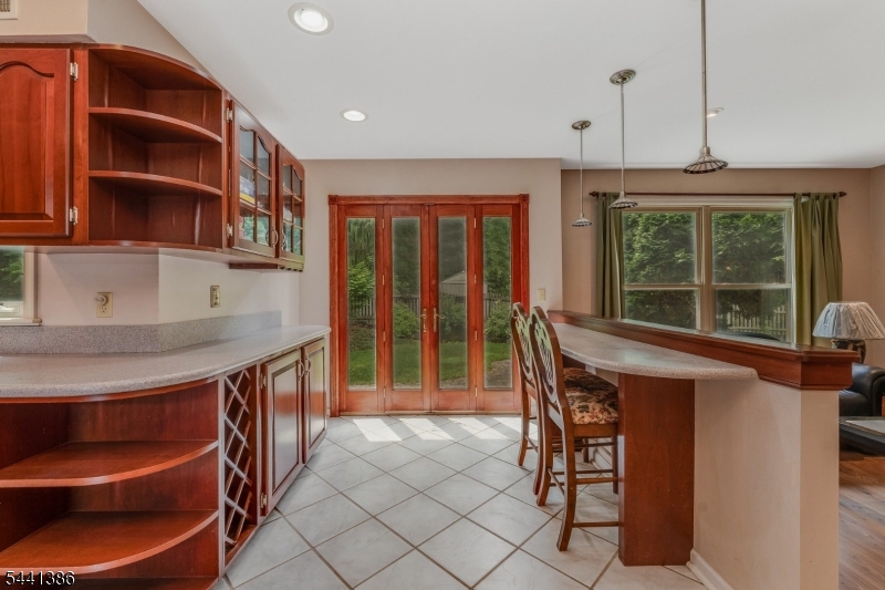 16 Woodland Ter Property Photo 6
