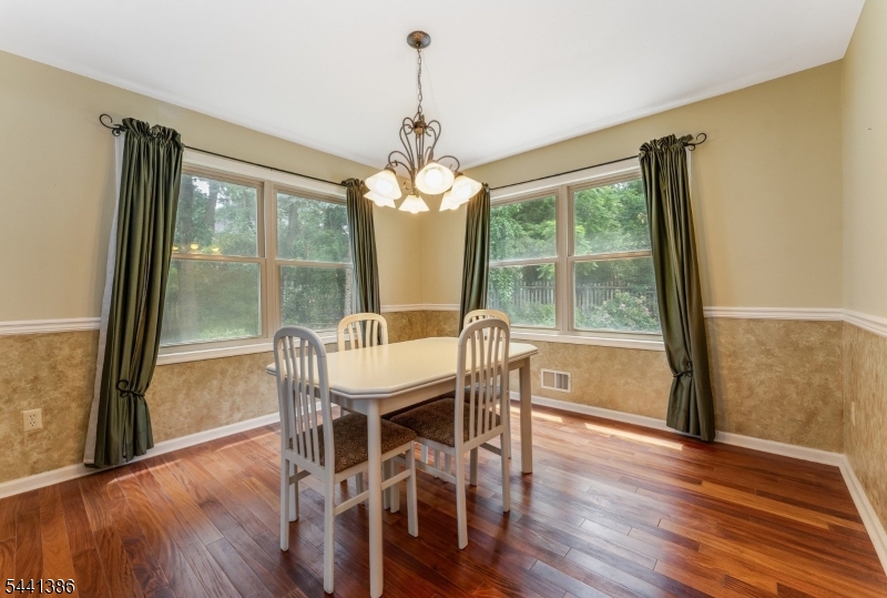 16 Woodland Ter Property Photo 8