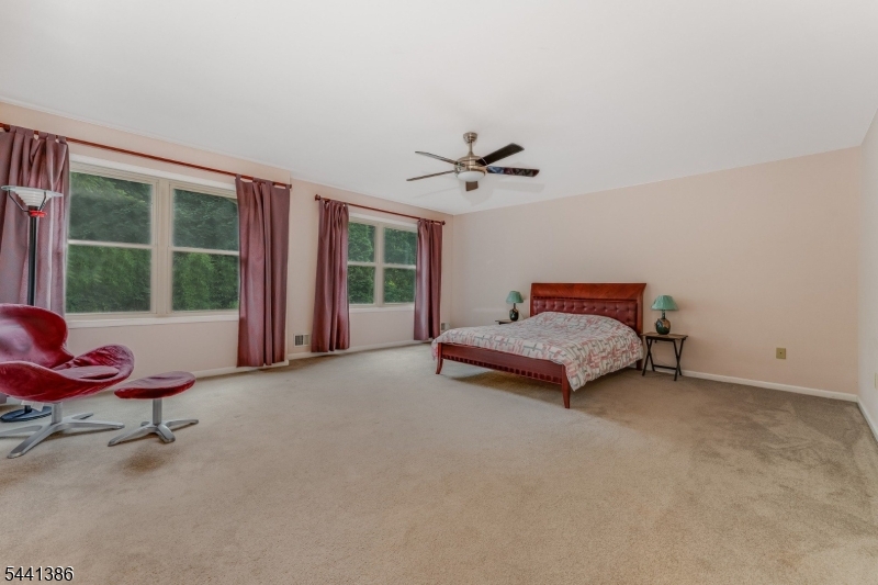 16 Woodland Ter Property Photo 15
