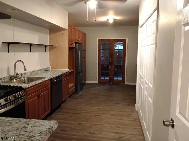 639 S Main St Property Photo 12