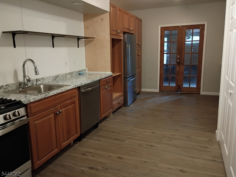 639 S Main St Property Photo 14