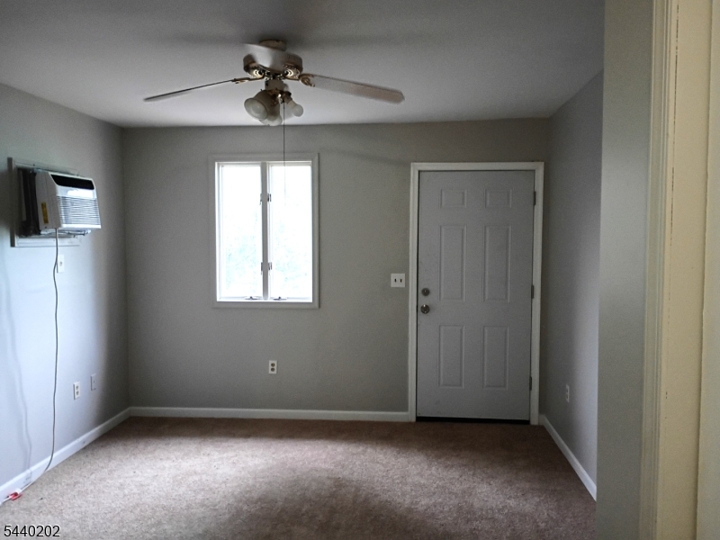 639 S Main St Property Photo 27