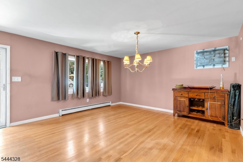 7 Cayuga Ave Property Photo 7