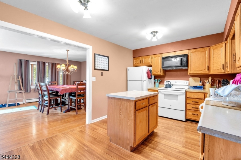 7 Cayuga Ave Property Photo 8