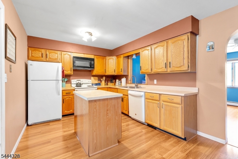 7 Cayuga Ave Property Photo 9