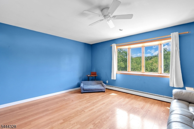 7 Cayuga Ave Property Photo 14