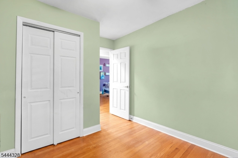 7 Cayuga Ave Property Photo 18