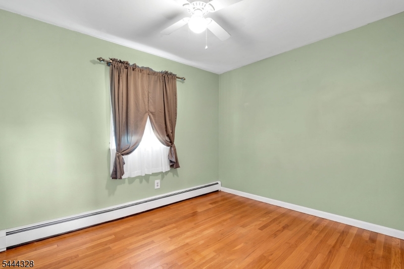 7 Cayuga Ave Property Photo 19
