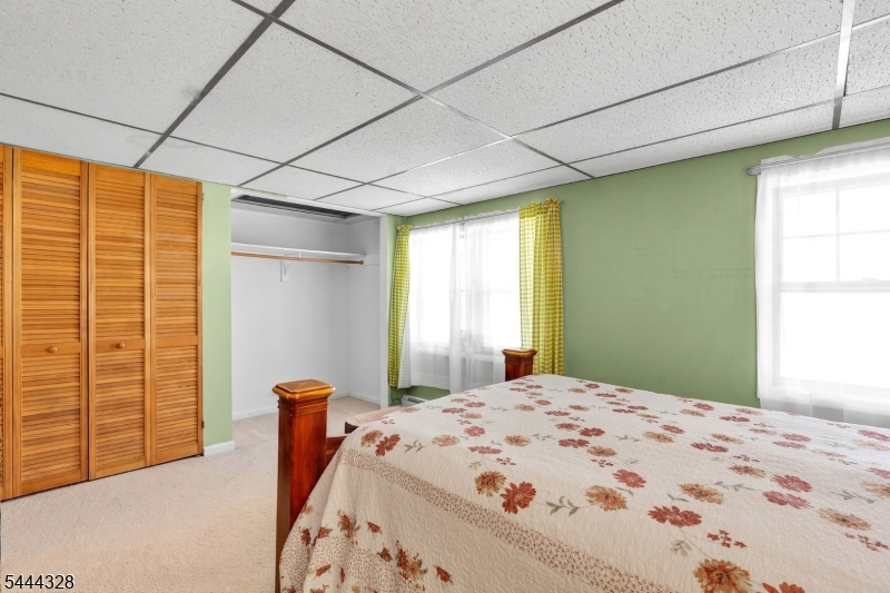 7 Cayuga Ave Property Photo 25