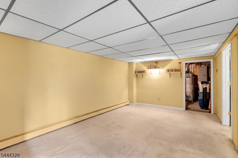 7 Cayuga Ave Property Photo 28
