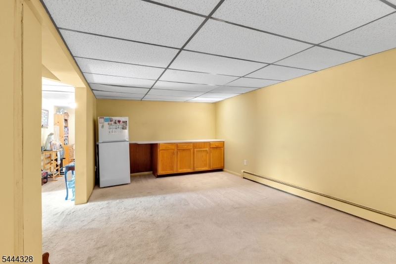 7 Cayuga Ave Property Photo 29