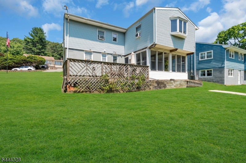 7 Cayuga Ave Property Photo 37