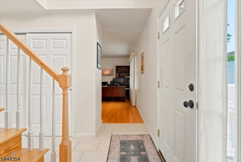 580 Center St Property Photo 6