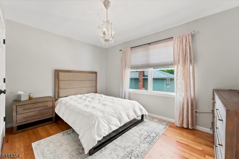 580 Center St Property Photo 27