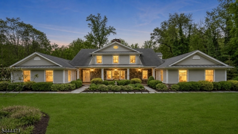 5 Winding Way Property Photo 2