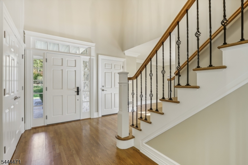 5 Winding Way Property Photo 4