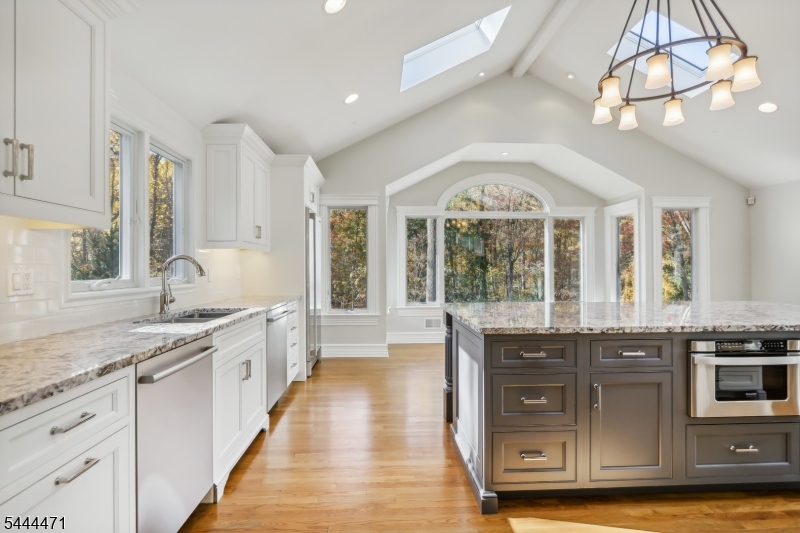 5 Winding Way Property Photo 7