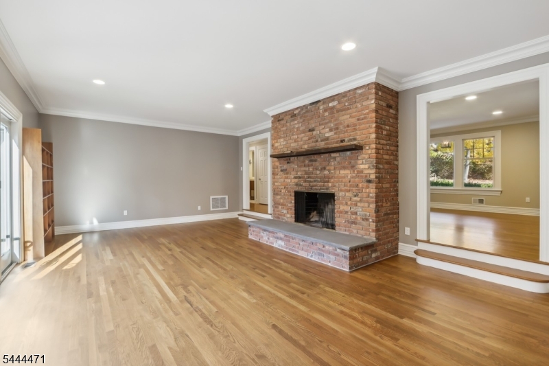 5 Winding Way Property Photo 12