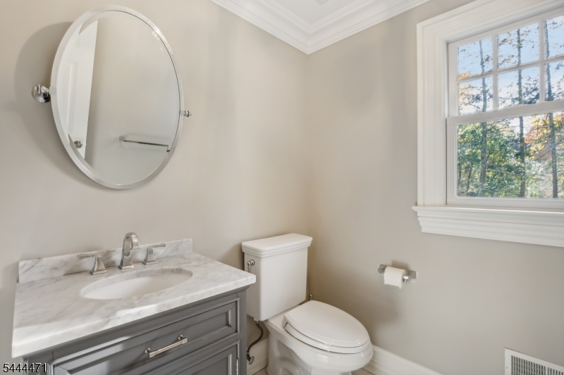 5 Winding Way Property Photo 16