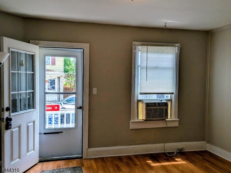 13 Lewis St Property Photo 2