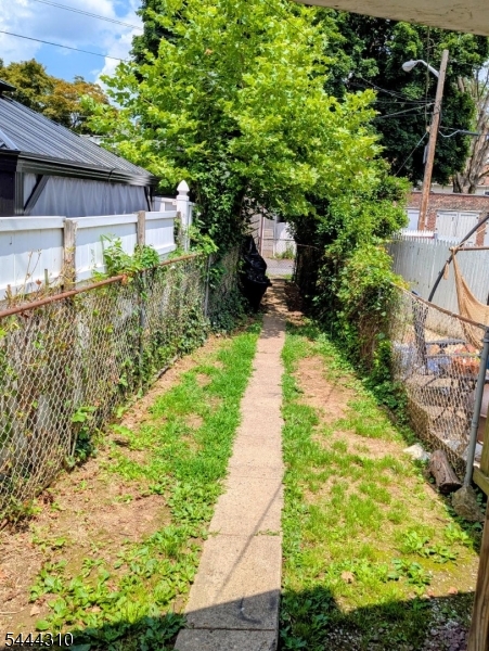 13 Lewis St Property Photo 13