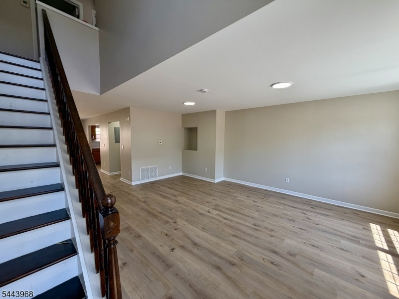 16 E Kinney St Property Photo 10