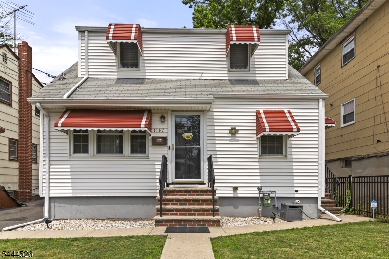 1147 Passaic Ave Property Photo 1