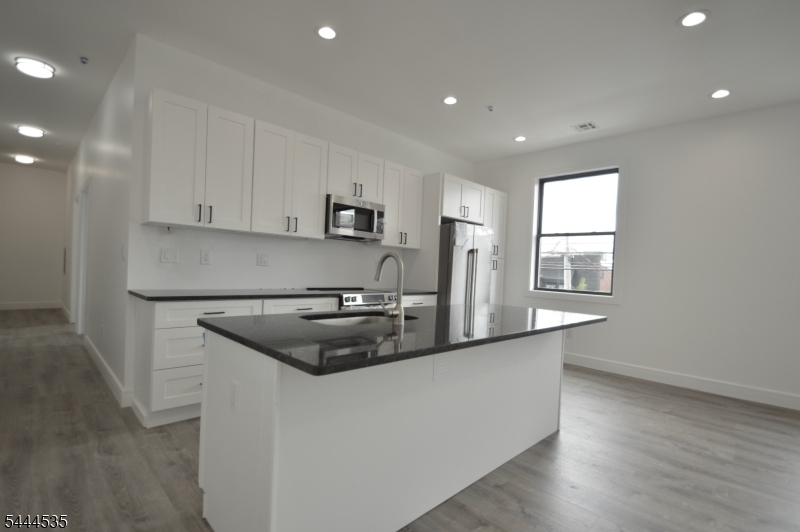 340 Millburn Ave 2a Property Photo 3