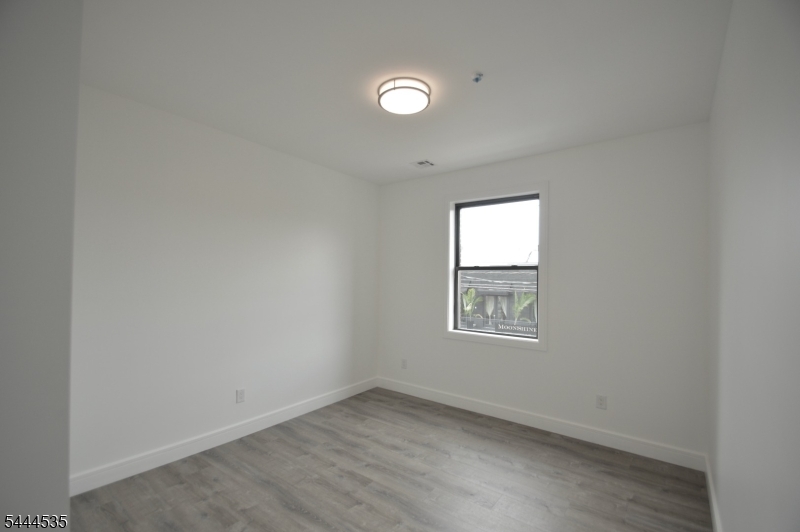 340 Millburn Ave 2a Property Photo 15