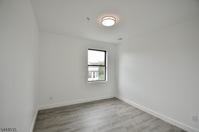 340 Millburn Ave 2a Property Photo 16