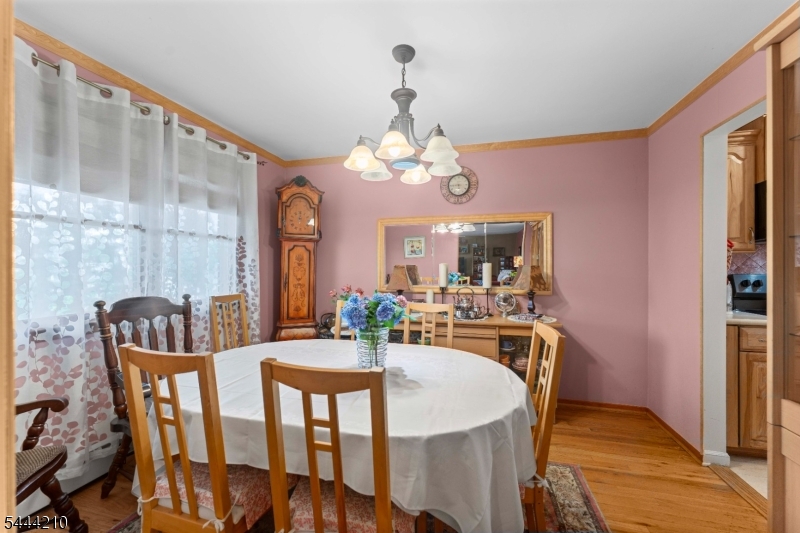 606 Knopf St Property Photo 9