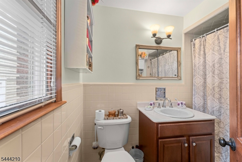 606 Knopf St Property Photo 10