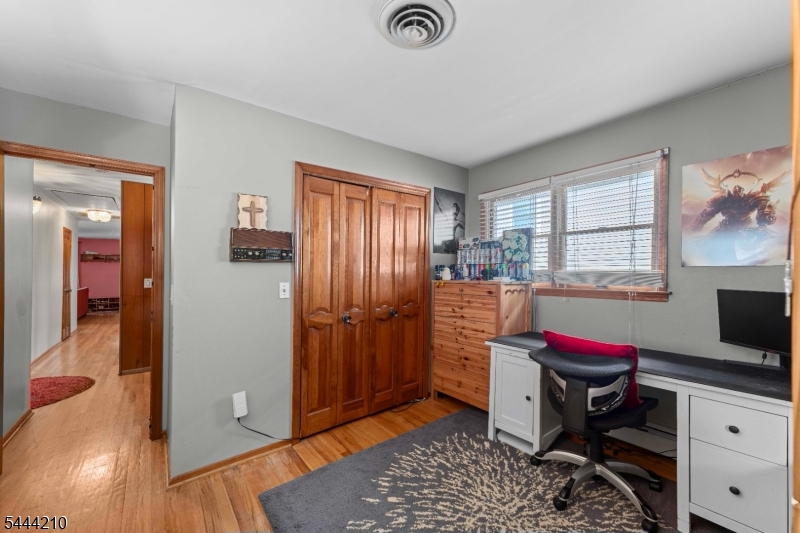 606 Knopf St Property Photo 16