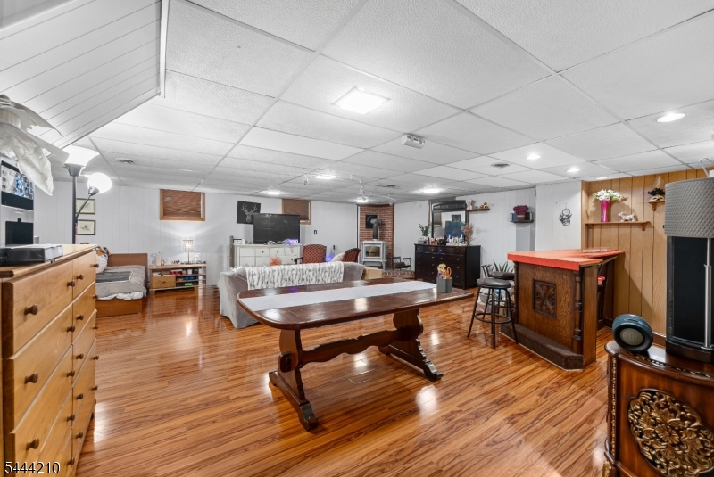 606 Knopf St Property Photo 18