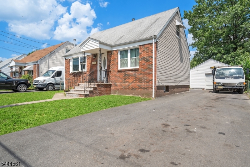 73 Raritan Ave Property Photo 1
